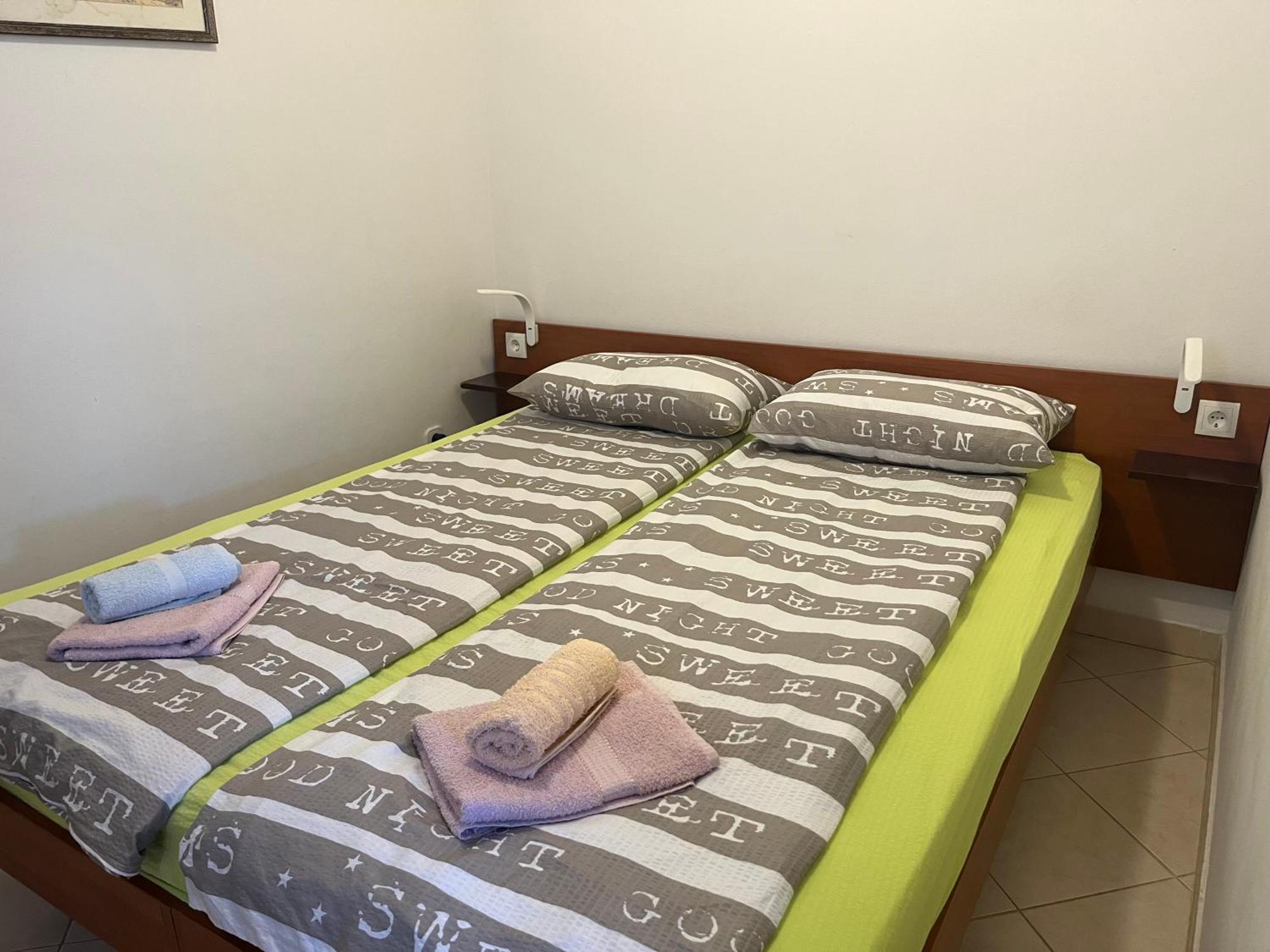 Apartmani Milokanovic Funtana Exterior foto